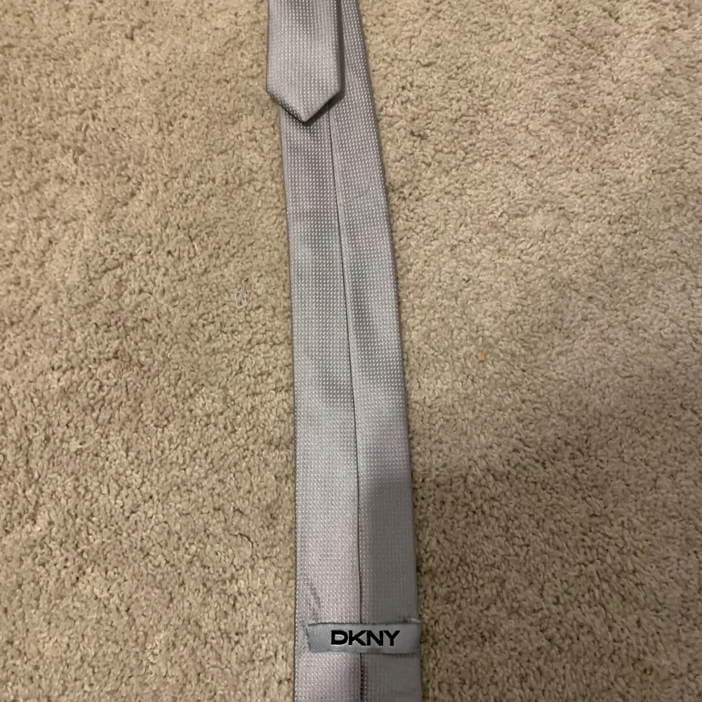 DKNY Men's Gray Skinny Tie Slim Modern Necktie Business Wedding